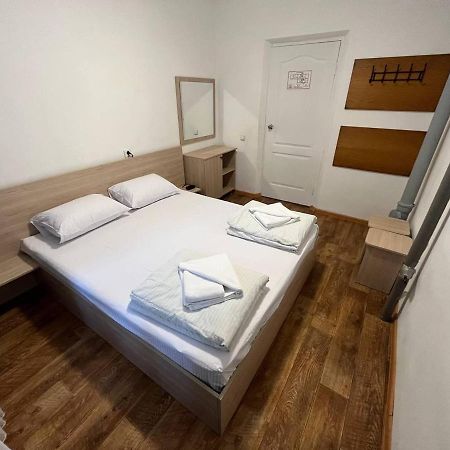 Fox Hostel Kijów Zewnętrze zdjęcie